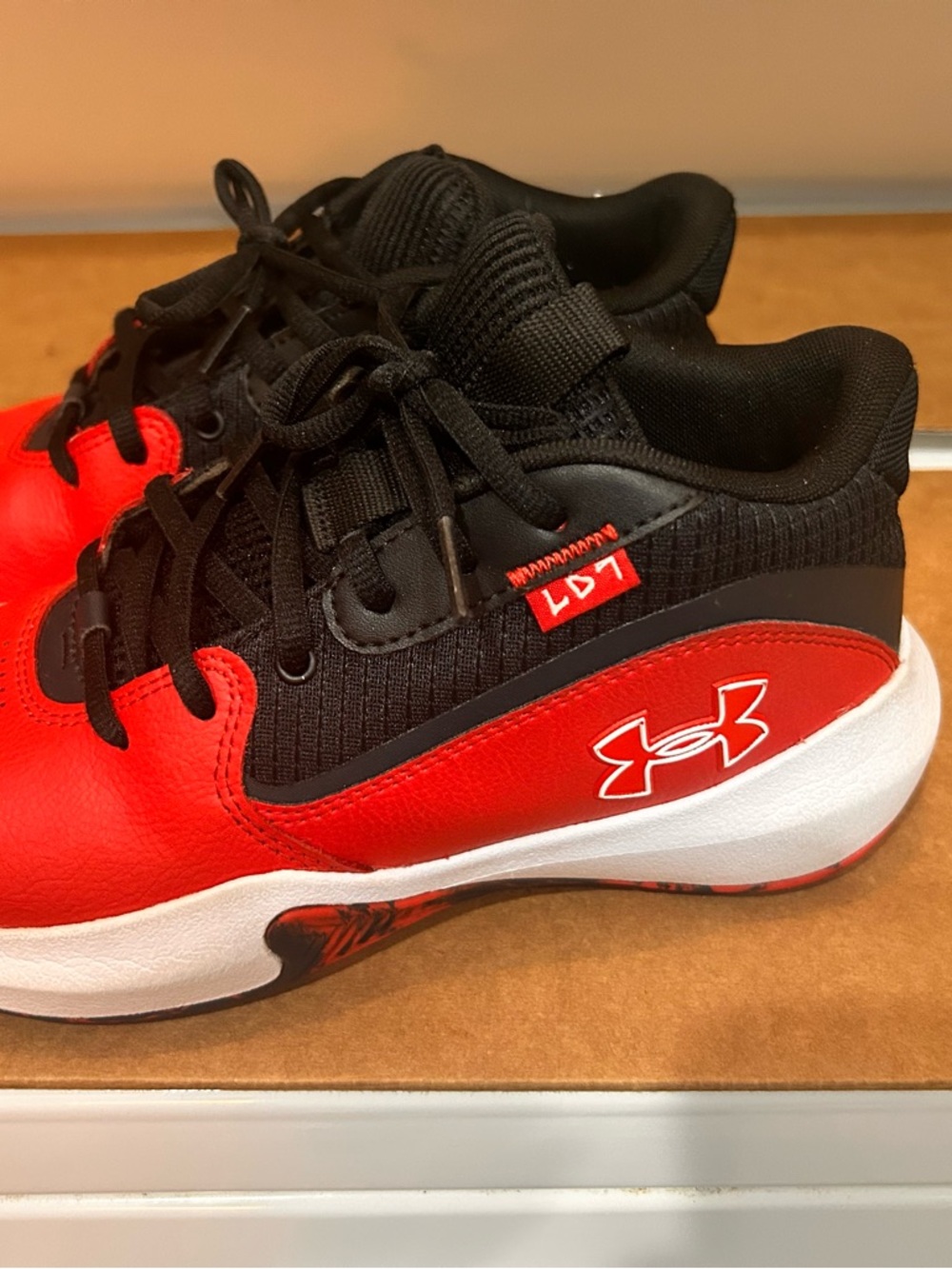Under Armour Big Kids Size 6Y Lockdown 7 Basketball sneakers